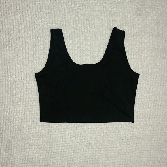Basic Black Crop Top - Picture 3 of 5